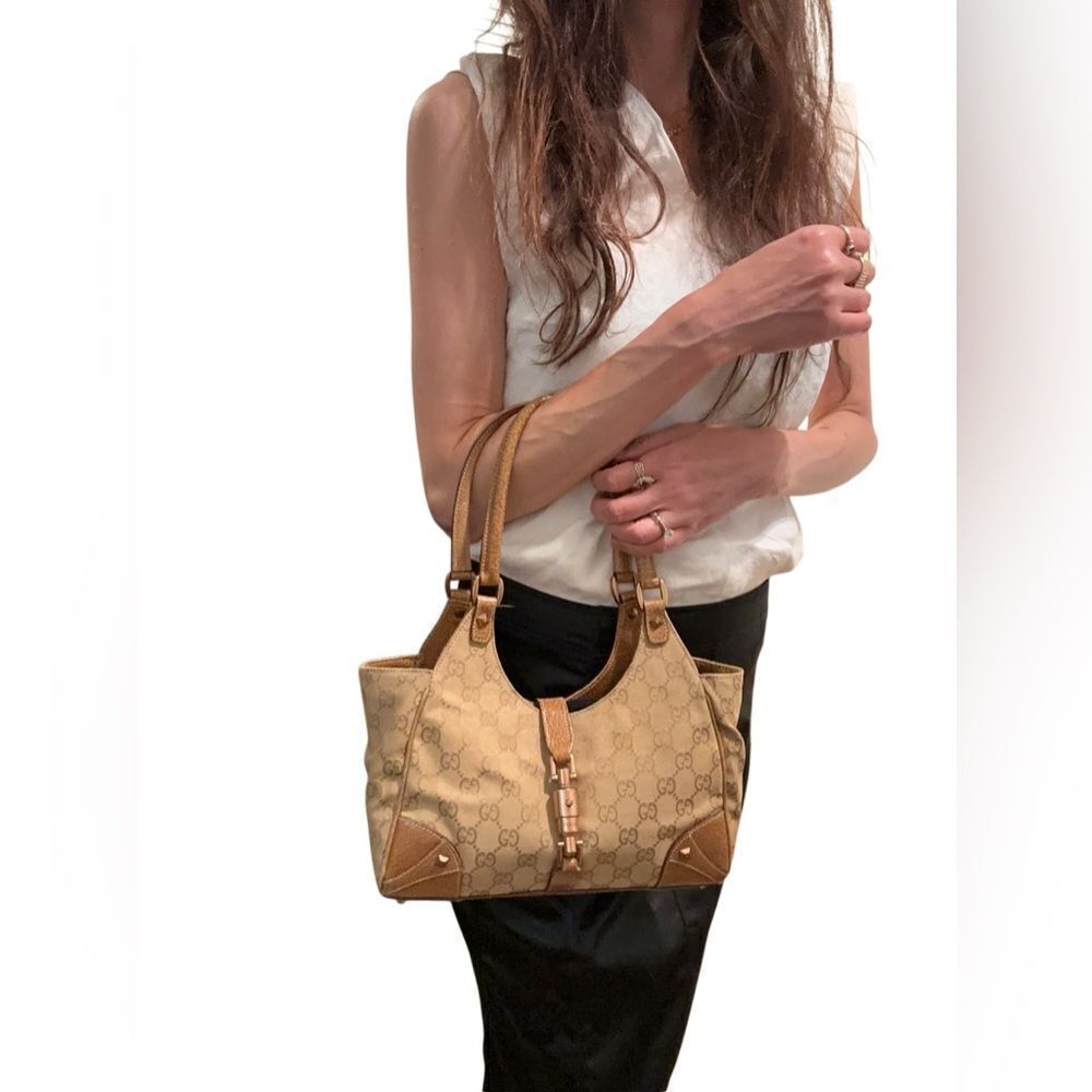 Gucci Brown Shoulder Bag with Bamboo Detail - Picture 12 of 13